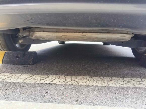 [上海·沪A] 二手大众途安2013款 1.4T 手动风尚版5座