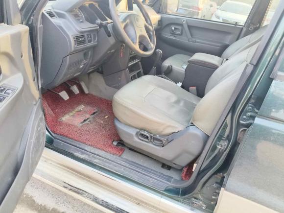 [济南·鲁A] 二手猎豹汽车黑金刚2009款 2.4L 手动四驱