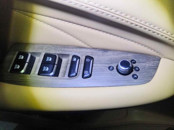 [深圳·粤B] 二手蓝电蓝电E52023款 1.5L DE-i 100KM臻享型 7座