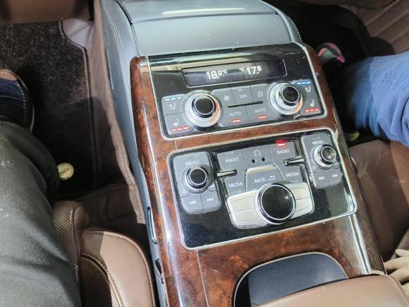 [上海·沪E] 二手奥迪奥迪A82013款 A8L 55 TFSI quattro尊贵型