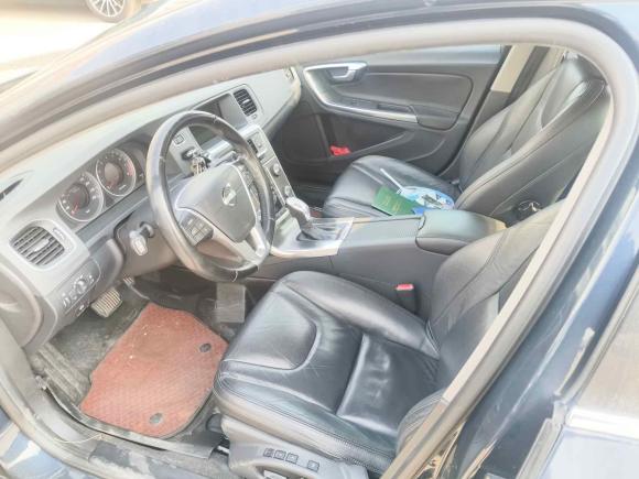 [青岛·鲁B] 二手沃尔沃沃尔沃S602013款 T5 舒适版