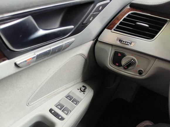 [上海·沪A] 二手奥迪奥迪A82011款 A8L 3.0 TFSI quattro豪华型(245kW)