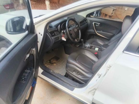 [南昌·赣A] 二手奔腾奔腾X802015款 2.0L 自动豪华型