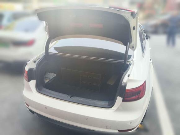 [上海·沪D] 二手奥迪奥迪A4L2017款 40 TFSI 时尚型