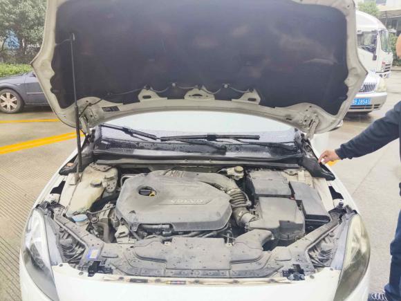 [宁波·浙B] 二手沃尔沃沃尔沃V402015款 1.6T 智逸版