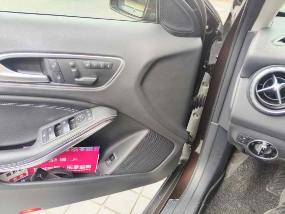 [上海·沪B] 二手奔驰奔驰GLA2016款 GLA 220 4MATIC 豪华型