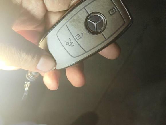 [上海·沪B] 二手奔驰奔驰GLB2024款 改款 GLB 200 动感型