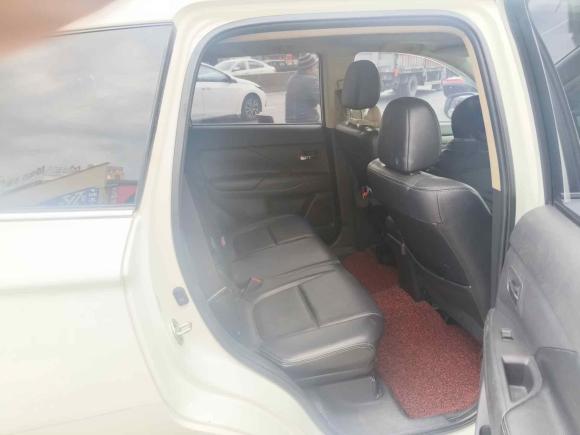 [金华·粤B] 二手三菱欧蓝德2013款 2.4L 四驱豪华导航版 5座