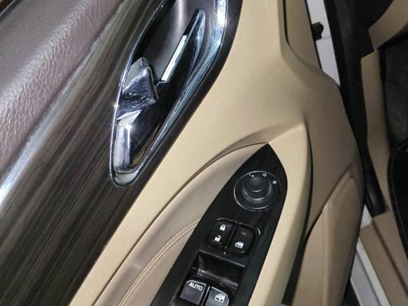 [温州·浙C] 二手宝骏宝骏7302016款 1.5L 手动舒适型 7座 国V