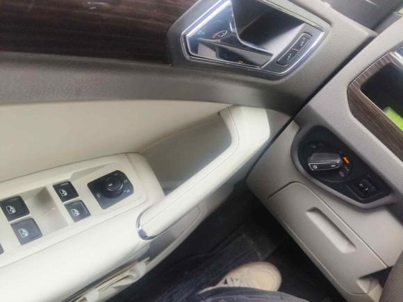 [上海·沪F] 二手大众途安2018款 途安L 280TSI DSG舒适版 7座 国V