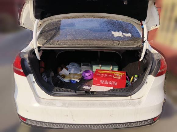 [青岛·鲁B] 二手福特福克斯2017款 三厢 1.6L 自动舒适型智行版