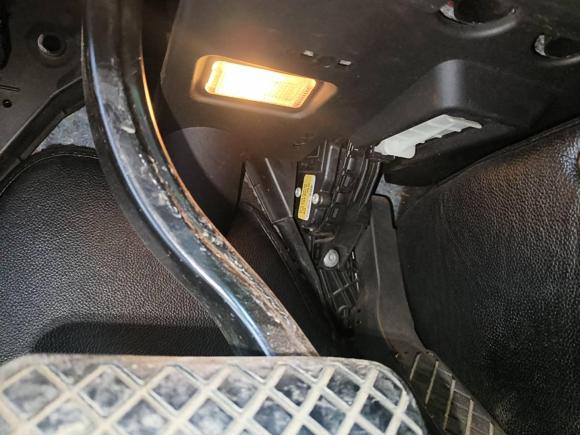 [广州·桂A] 二手大众途锐2011款 3.0TSI 高配型