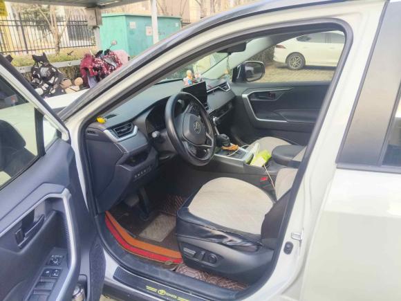 [青岛·鲁U] 二手丰田RAV4荣放2023款 双擎 2.5L E-CVT两驱精英版