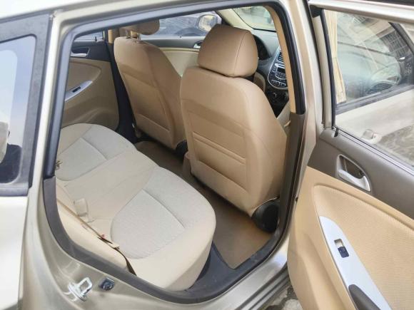 [上海·沪B] 二手现代瑞纳2011款 两厢 1.4L 自动舒适型GS