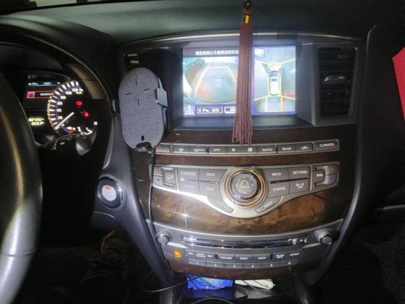 [上海·沪A] 二手英菲尼迪英菲尼迪QX602014款 2.5 S/C Hybrid 两驱卓越版