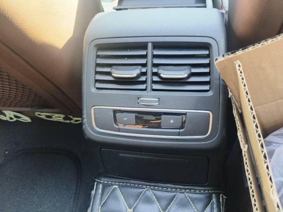 [南通·苏F] 二手奥迪奥迪A4L2018款 30周年年型 40 TFSI 时尚型