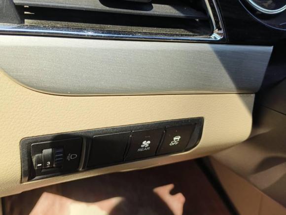 [温州·贵C] 二手宝骏宝骏7302016款 1.5L 手动豪华型 7座