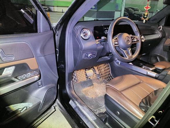 [武汉·鄂A] 二手奔驰奔驰GLB2022款 改款 GLB 200 时尚型