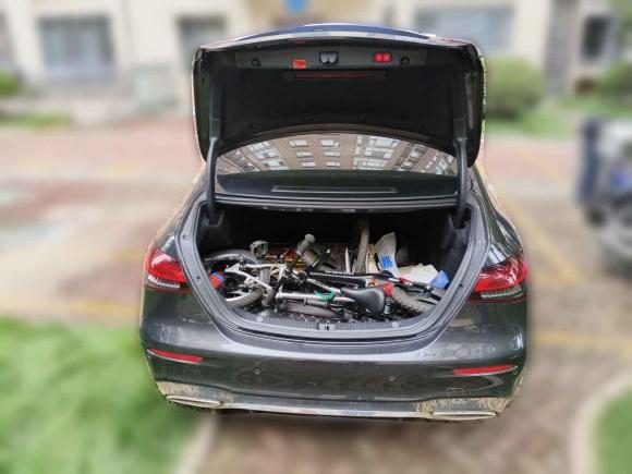 [无锡·苏B] 二手奔驰奔驰E级2022款 改款 E 300 L 运动时尚型