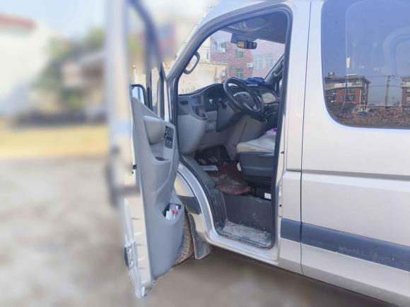 [义乌·皖A] 二手福田图雅诺2019款 2.5T 平顶5座明窗4J25TC3