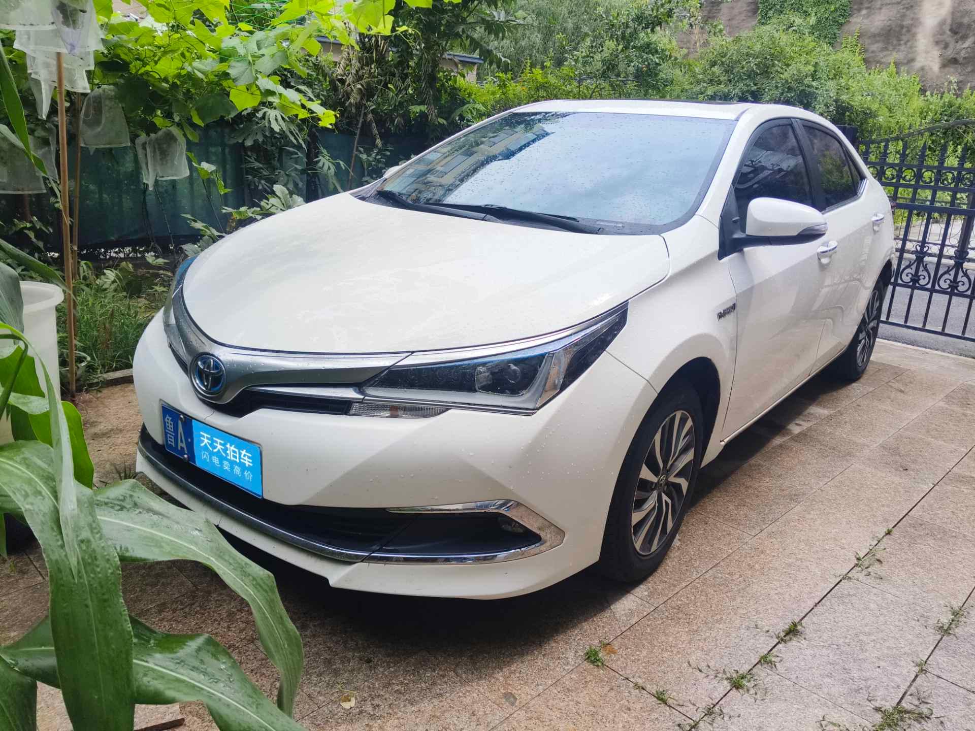 [济南·鲁A] 丰田卡罗拉2017款 改款双擎 1.8L E-CVT领先版