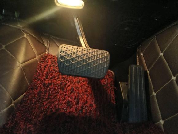 [青岛·鲁B] 二手奔驰奔驰C级2015款 改款 C 200 L 运动型