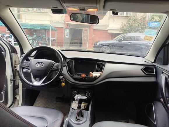 [南京·苏A] 二手一汽森雅R72017款 改款 1.6L 自动豪华型