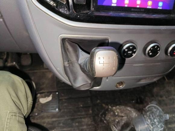 [芜湖·皖B] 二手上汽大通MAXUS新途V802021款 2.0T 手动经典傲运通长轴中顶6/7/8/9座