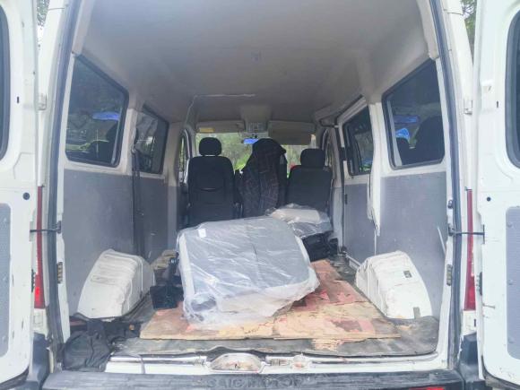 [苏州·苏U] 二手上汽大通MAXUS新途V802019款 2.5T经典款6挡手动傲运通短轴中顶5/6座