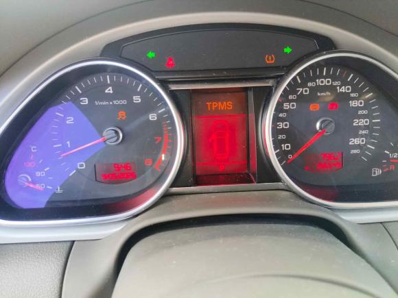 [深圳·粤B] 二手奥迪奥迪Q72011款 3.0 TFSI 技术型(245kW)
