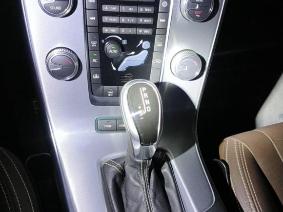 [上海·浙F] 二手沃尔沃沃尔沃S60插电式混动2018款 S60L E驱混动 T6进取版