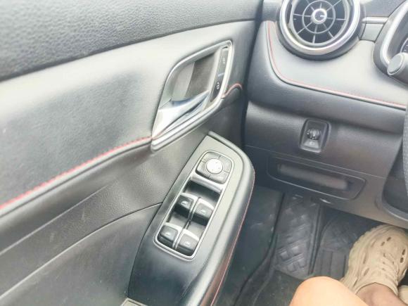 [上海·沪A] 二手名爵名爵6新能源2020款 1.5T 混动领潮风尚版