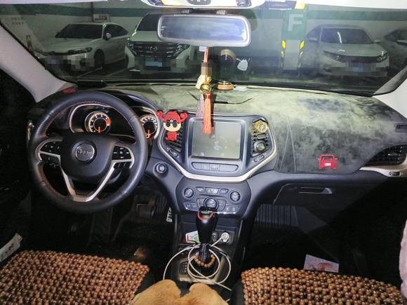 [武汉·鄂A] 二手Jeep自由光2017款 2.0L 优越版