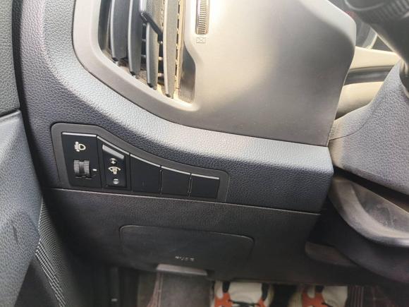 [武汉·鄂A] 二手起亚智跑2015款 2.0L 手动两驱版GL