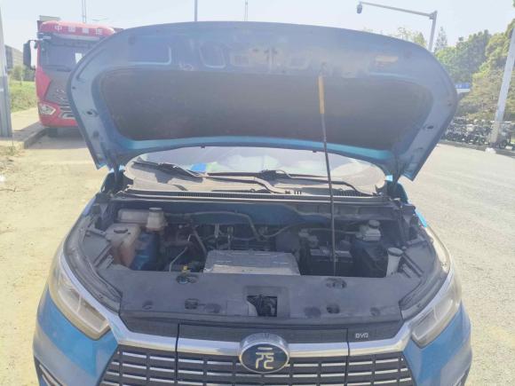 [苏州·苏E] 二手比亚迪元新能源2018款 EV360 智联炫酷型