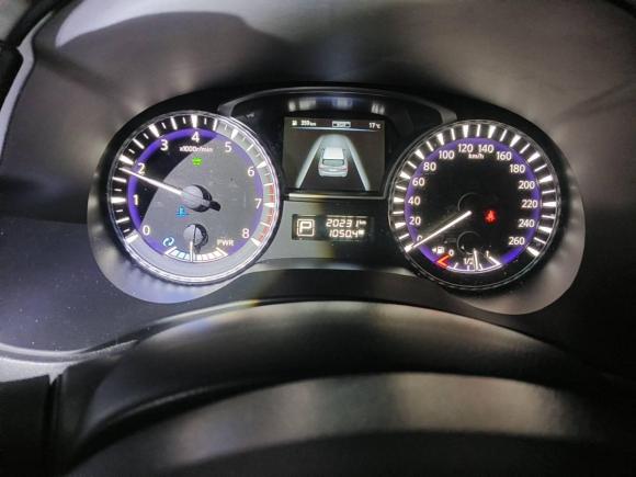 [杭州·浙A] 二手英菲尼迪英菲尼迪QX602014款 2.5 S/C Hybrid 两驱卓越版