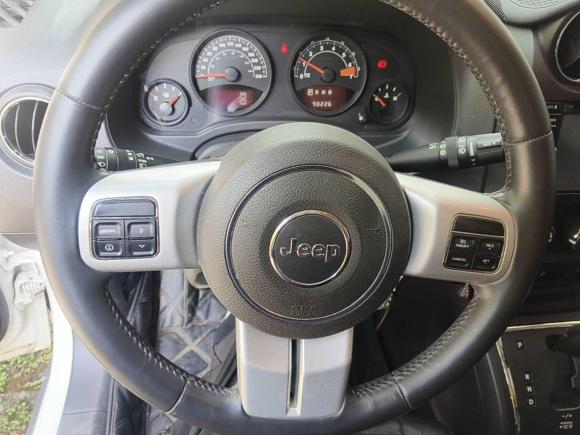 [武汉·鄂A] 二手Jeep指南者2013款 2.4L 四驱运动版