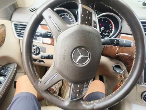 [上海·沪B] 二手奔驰奔驰M级2014款 ML 400 4MATIC动感型