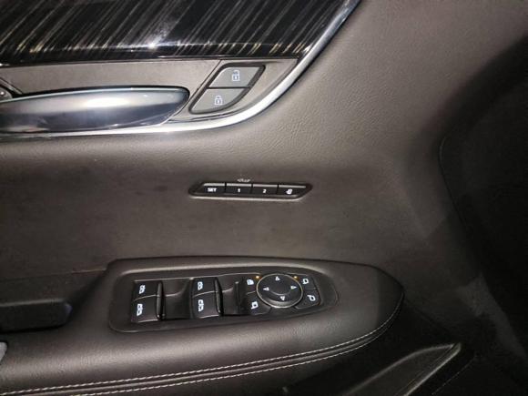 [广州·粤A] 二手凯迪拉克凯迪拉克XT62021款 2.0T 六座两驱豪华型