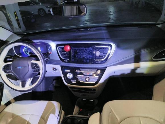 [上海·沪A] 二手克莱斯勒大捷龙PHEV2018款 3.6L 插电混动版