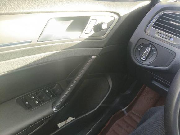 [西安·陕A] 二手大众高尔夫2018款 230TSI 自动舒适型