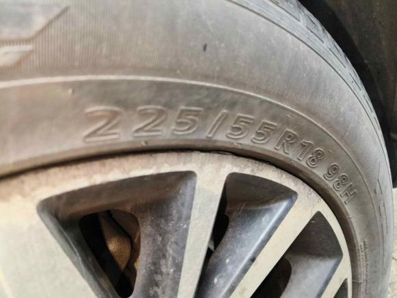 [深圳·鄂B] 二手三菱欧蓝德2018款 2.0L 两驱荣耀版 5座