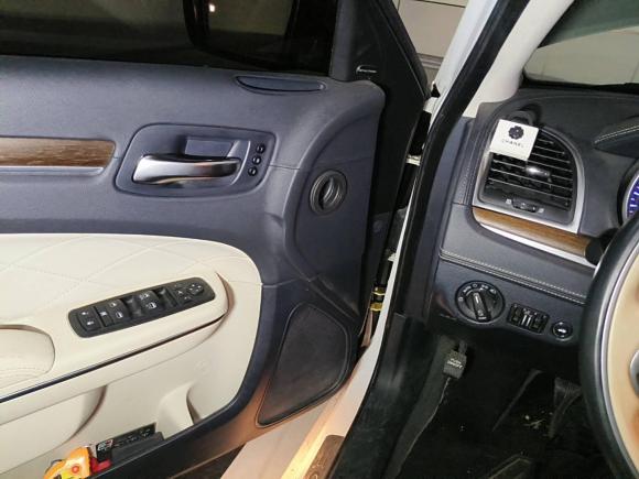 [成都·川A] 二手克莱斯勒克莱斯勒300C2014款 3.0L 卓越版