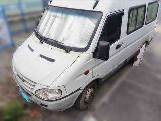 依维柯依维柯褒迪2017款 2.5T经典A32客车中顶6-7座47Z5