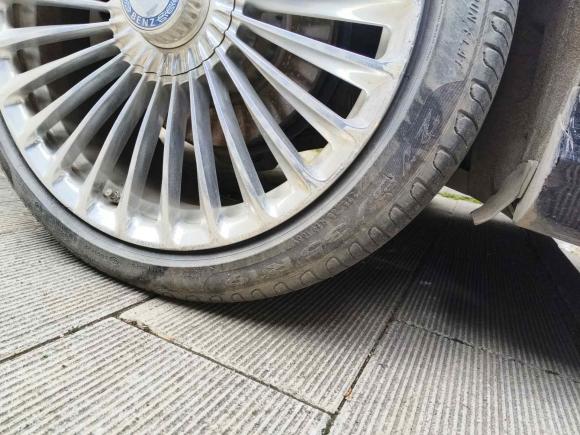 [武汉·鄂A] 二手奔驰奔驰E级2019款 改款 E 300 L 运动豪华型