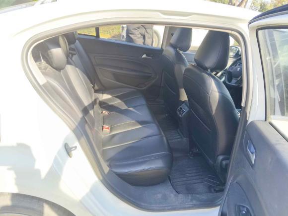 [武汉·鄂A] 二手标致标致4082015款 1.2T 自动豪华版