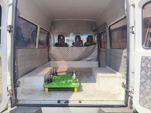 [无锡·苏B] 二手依维柯依维柯得意2021款 2.5T A35 M1客车5-9座短轴中顶双胎侧拉门