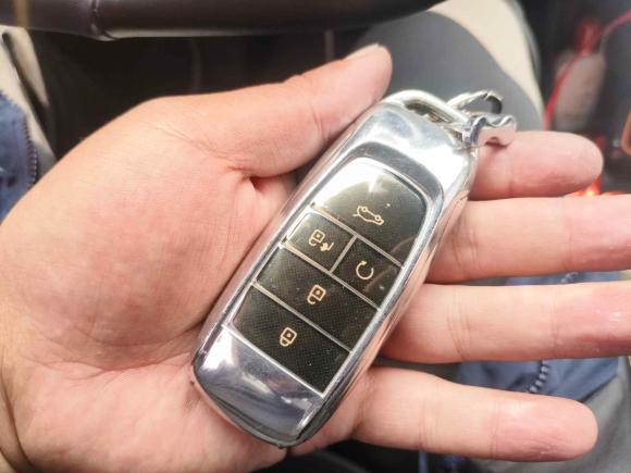 [上海·沪A] 二手埃安AION Y2022款 70 智领版 磷酸铁锂