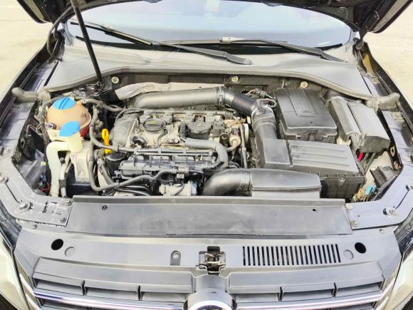 [青岛·鲁U] 二手大众帕萨特2014款 1.8TSI DSG尊荣版