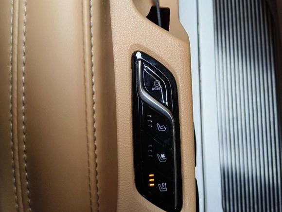 [上海·沪A] 二手岚图汽车岚图梦想家2022款 0碳版 想+智驾续航包 605km